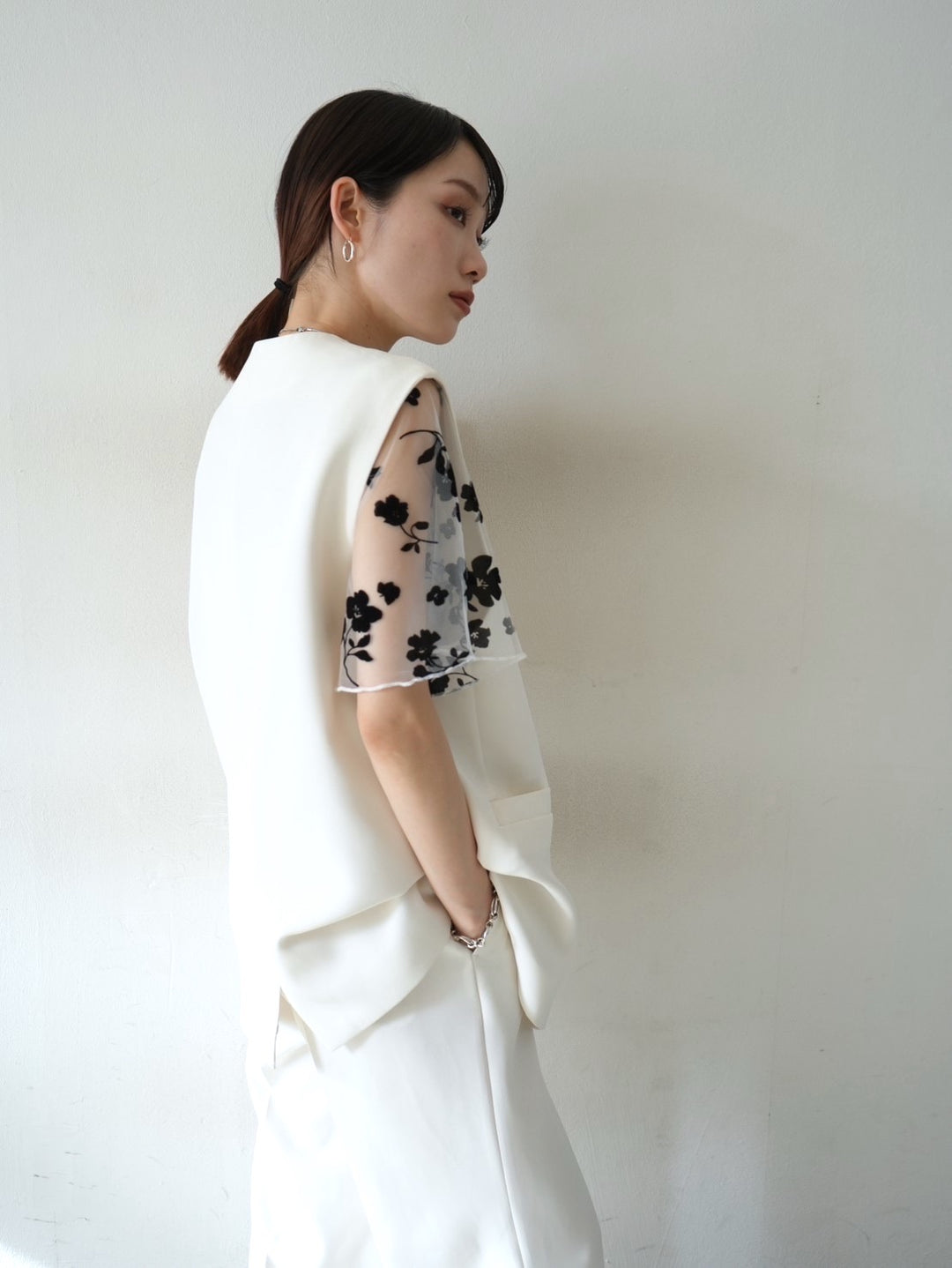 [Ready to ship] Flower flocked sheer half sleeve top/ivory