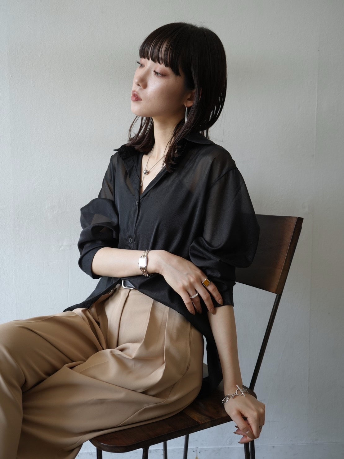 予約]バックオープンシアーシャツ/ブラック – Lumier