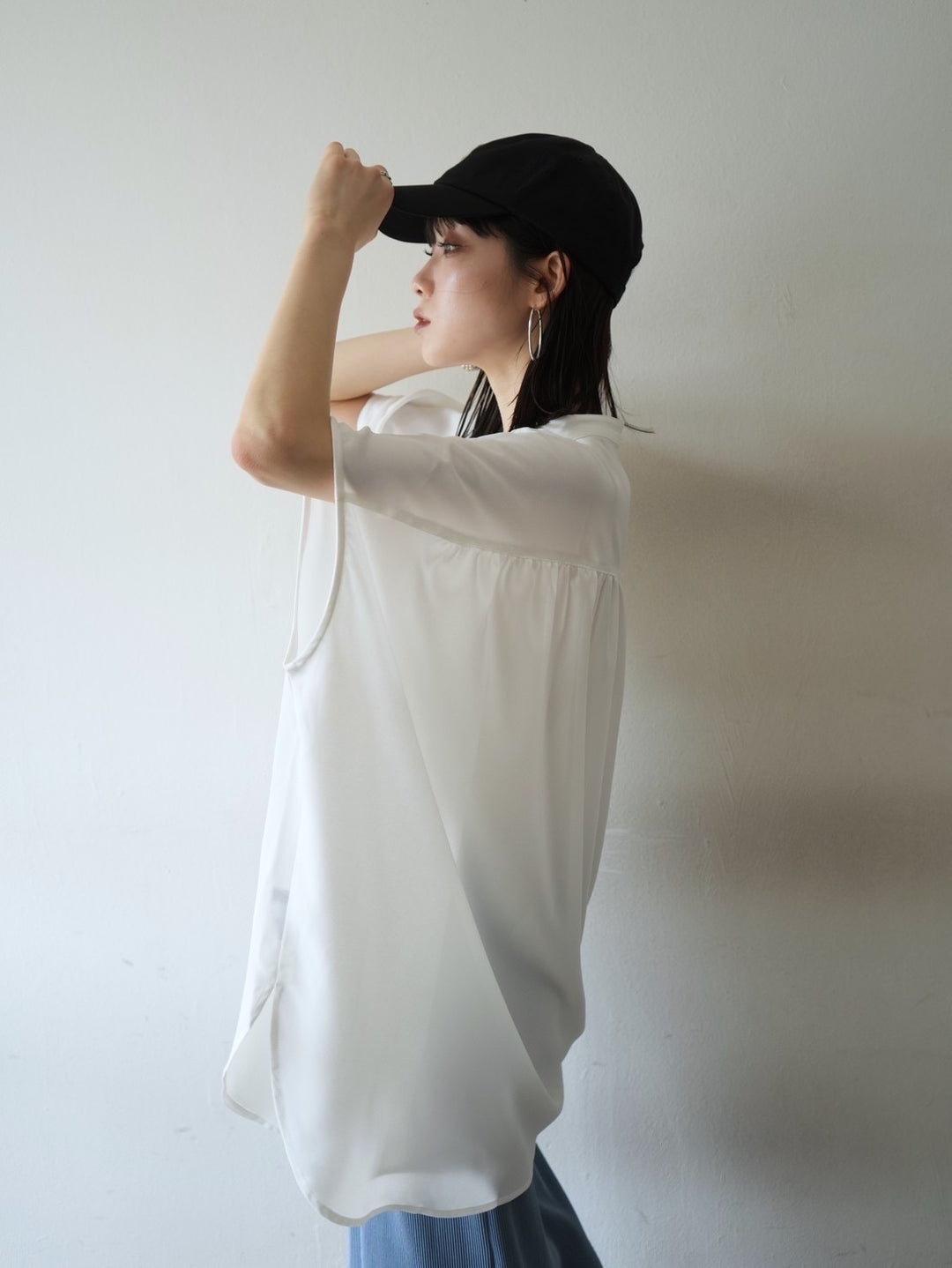 Dolman volume sleeve shirt/white