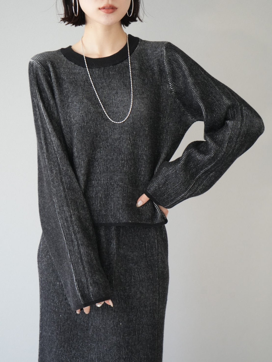 [Pre-order] Reversible color-coordinated ribbed knit top/black