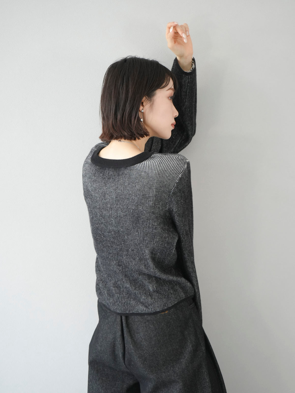 予約]リバーシブル配色リブニットトップス/ブラック – Lumier