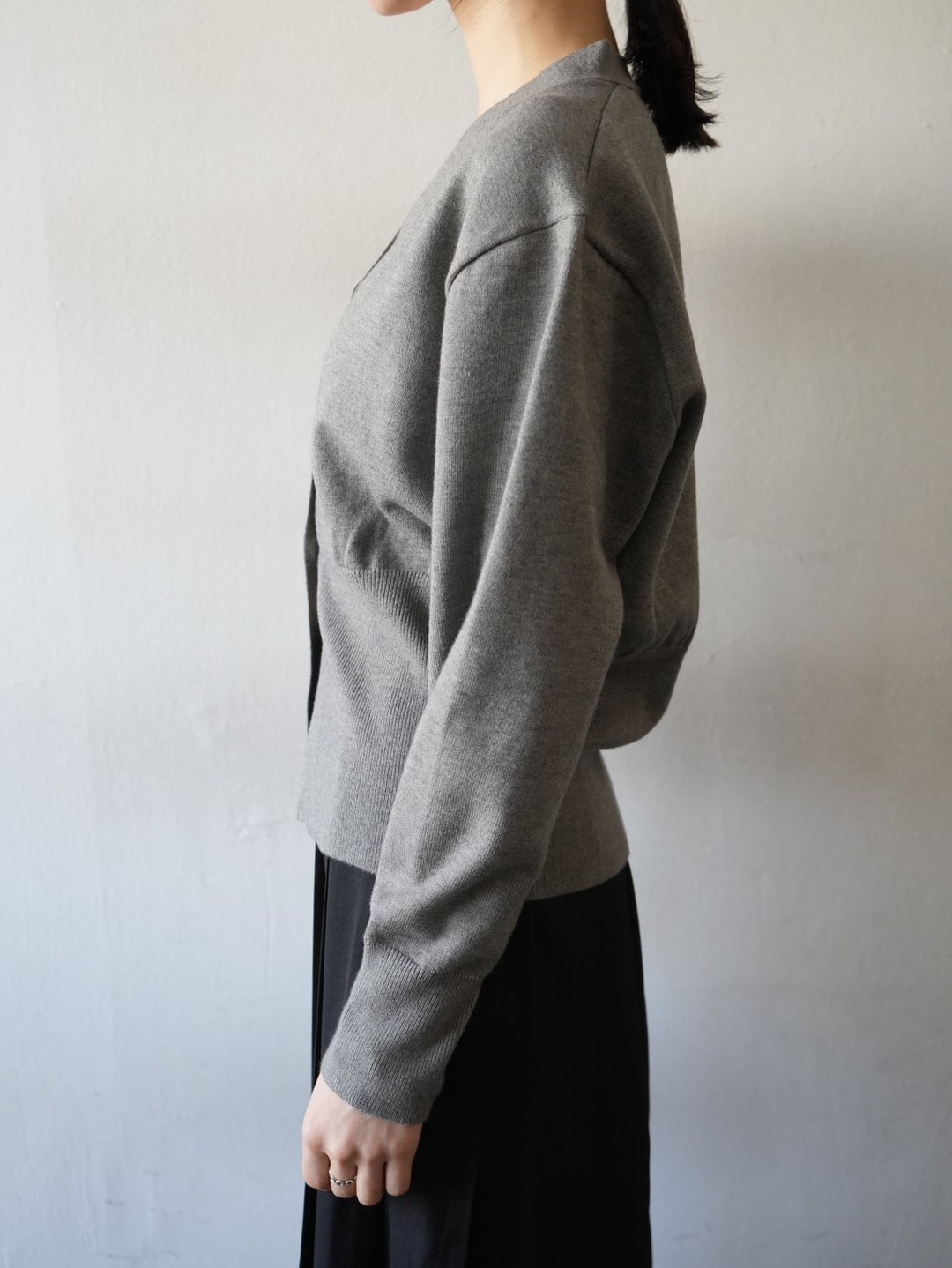 Waist-shape knit cardigan/gray