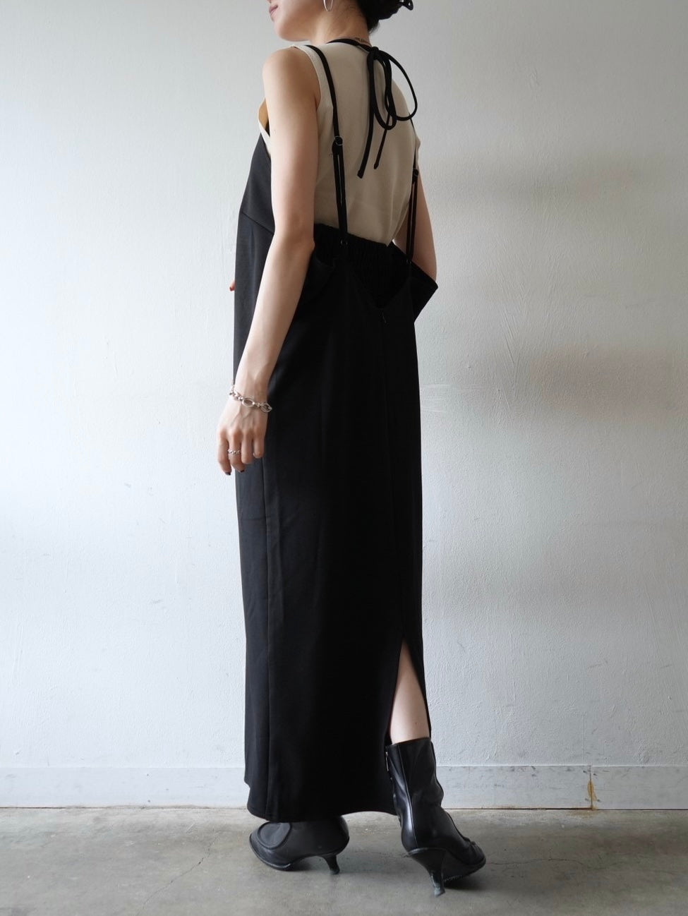 [Pre-order] Design neck backless camisole dress/black