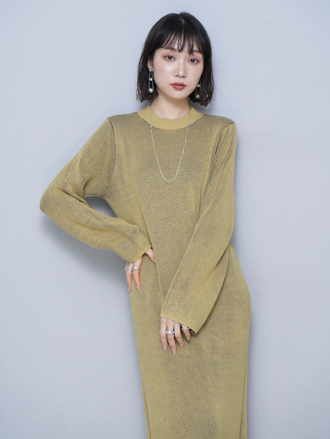 [Pre-order] Reversible color-coordinated ribbed knit dress/charcoal x yellow