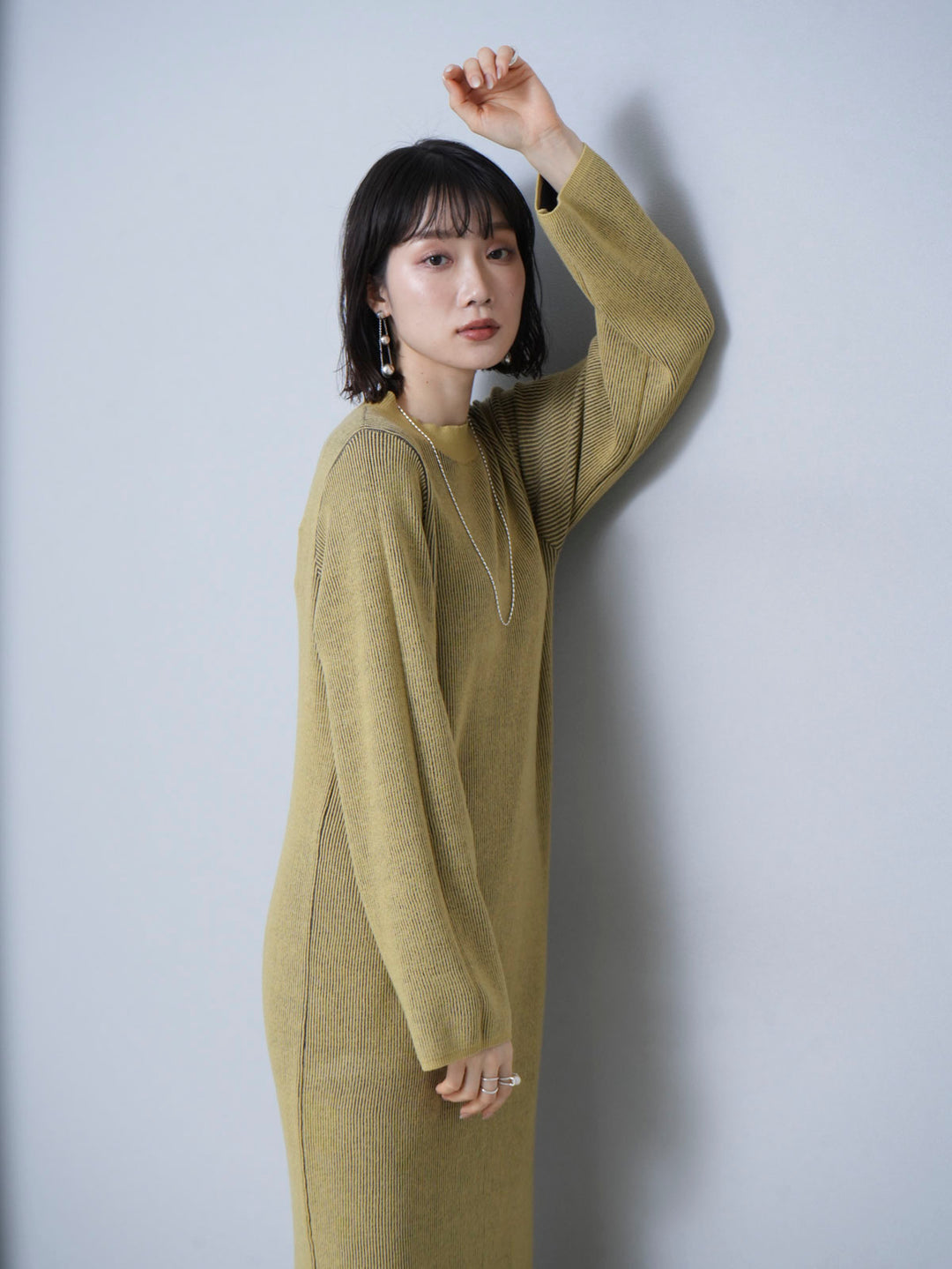 [Pre-order] Reversible color-coordinated ribbed knit dress/charcoal x yellow