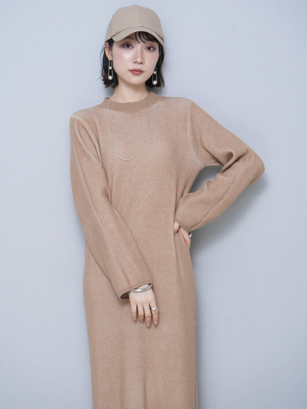 予約]リバーシブル配色リブニットワンピース/アイボリーxベージュ – Lumier