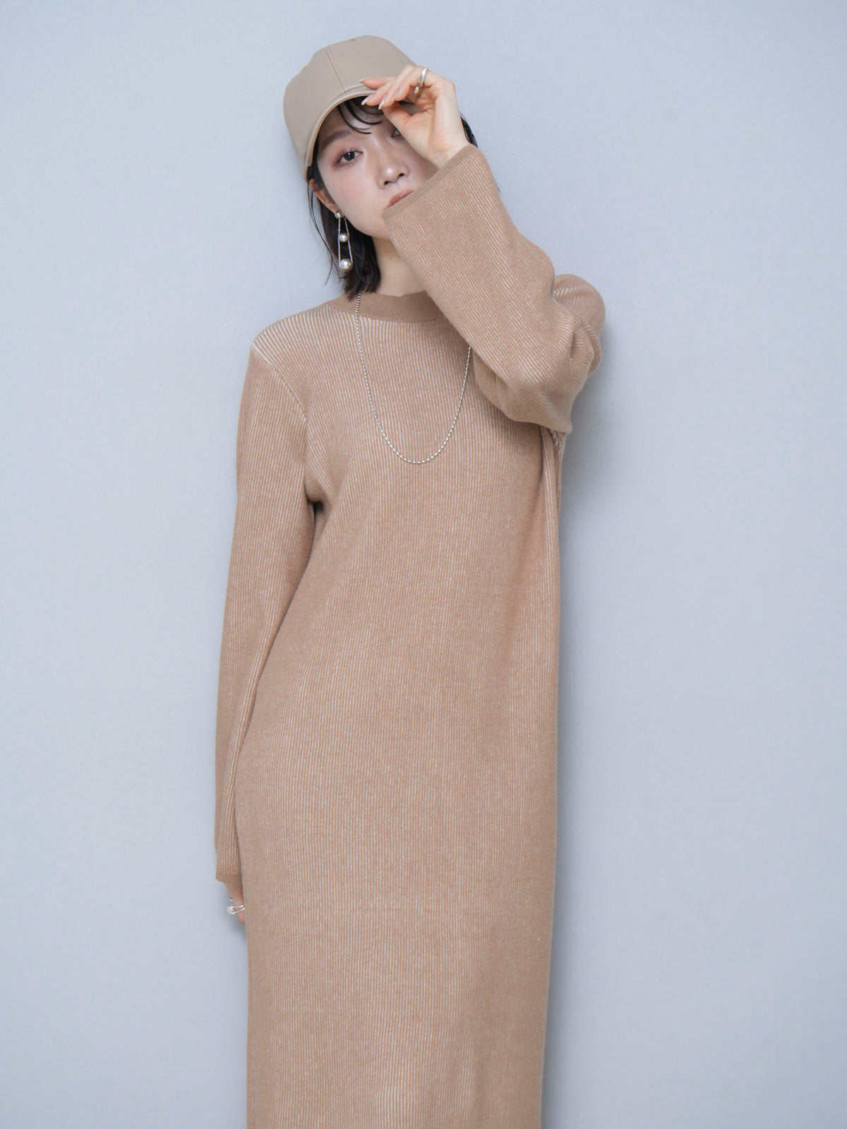 予約]リバーシブル配色リブニットワンピース/アイボリーxベージュ – Lumier