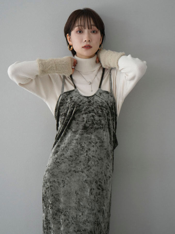 [Pre-order] Crushed Velvet Design Neck Backless Camisole Dress / Moss Green