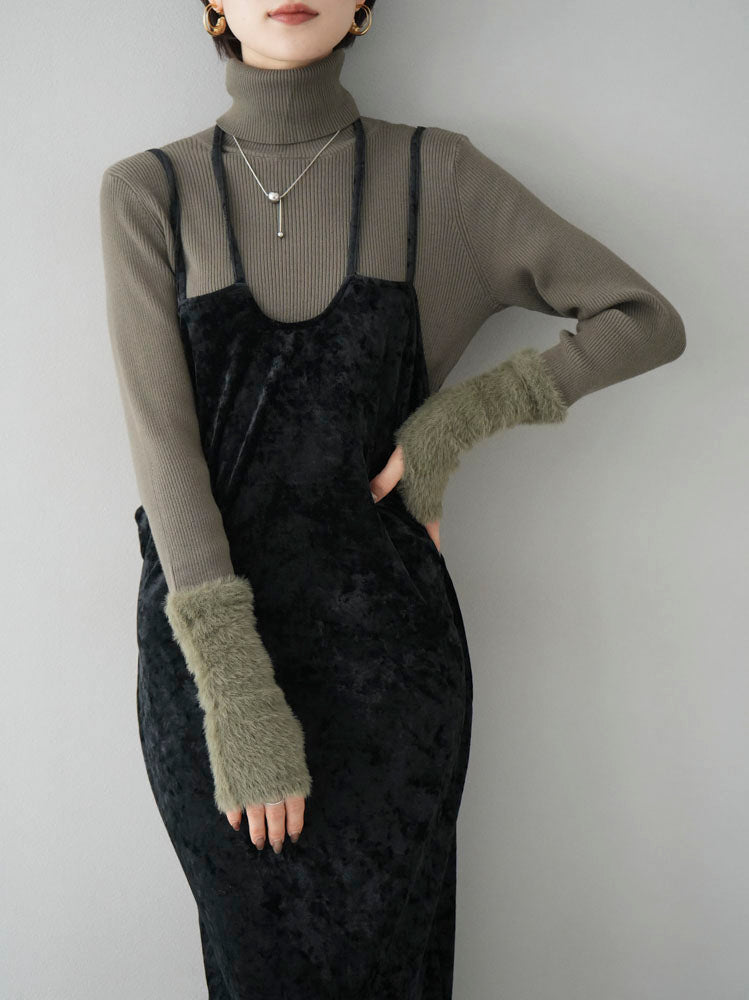 [Pre-order] Crushed Velvet Design Neck Backless Camisole Dress / Black