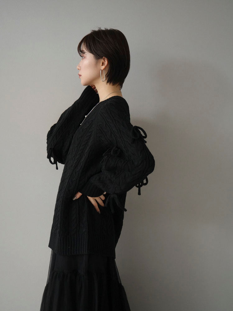 予約]袖リボンケーブル編みオーバーニット/ブラック – Lumier