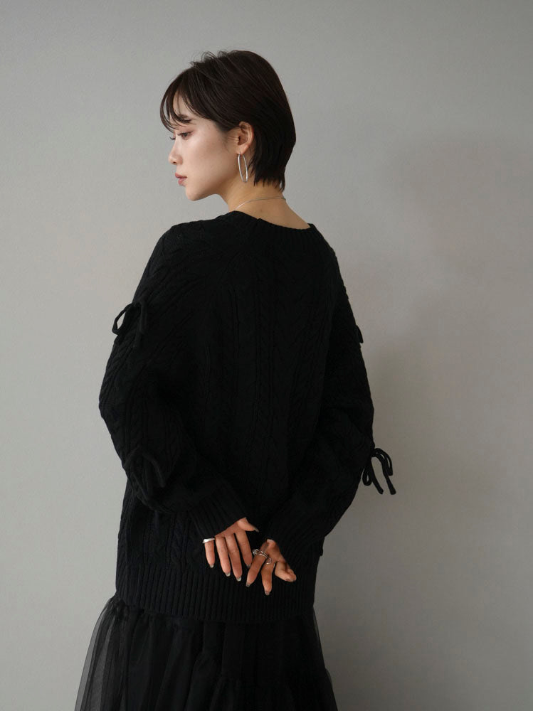 予約]袖リボンケーブル編みオーバーニット/ブラック – Lumier