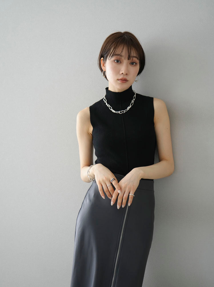 予約]プチネックセンターシームノースリーニットトップス/ブラック