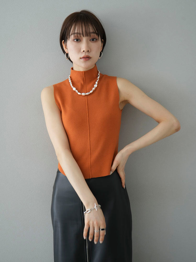 [Pre-order] Petite neck center seam sleeveless knit top/orange