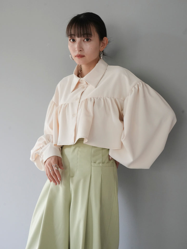 [Pre-order] Short Gathered Blouse/Ecru