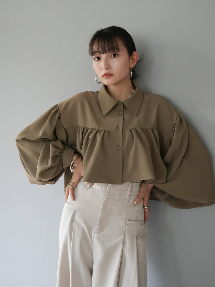 [Pre-order] Short Gathered Blouse/Greige