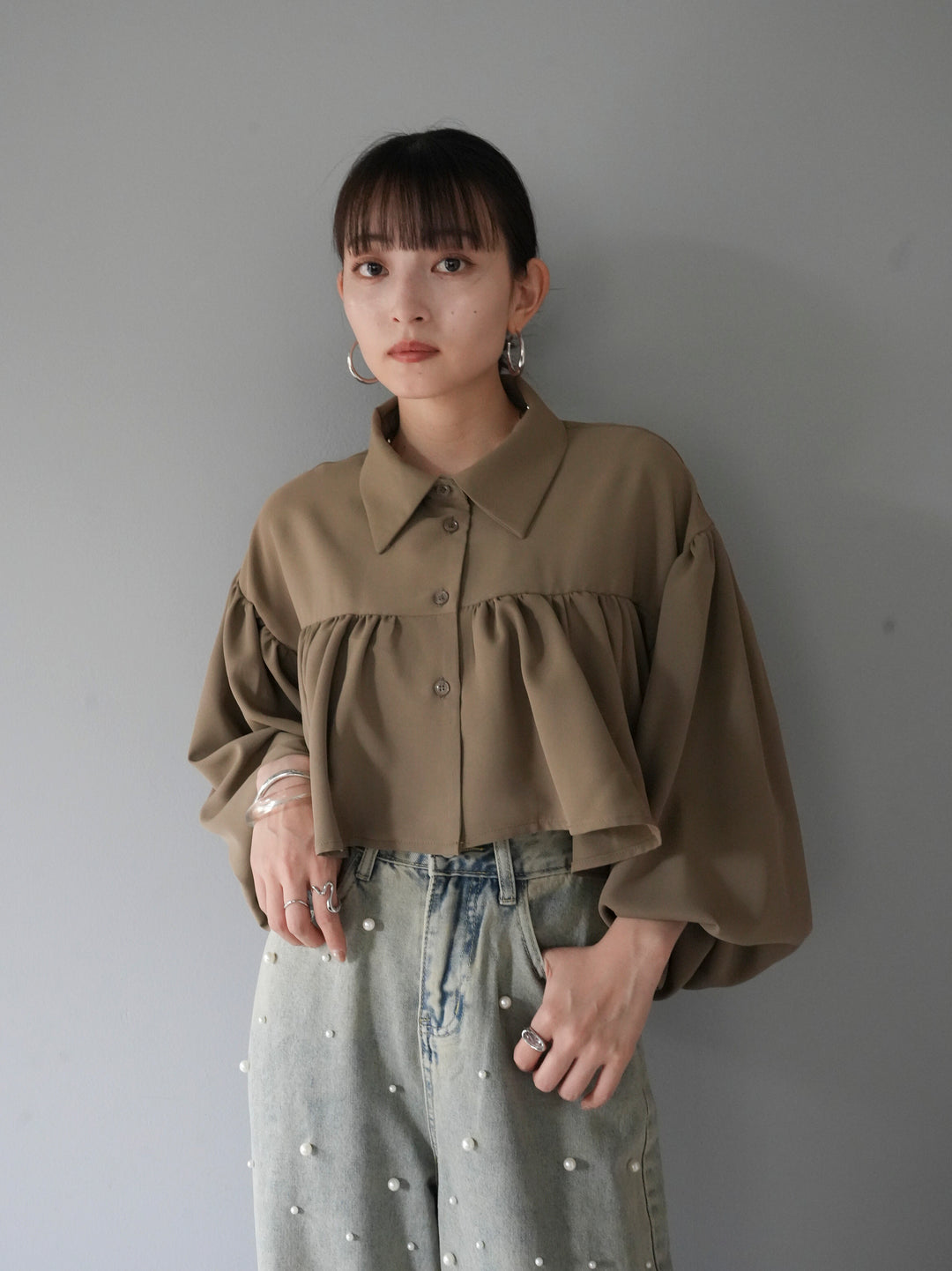 [Pre-order] Short Gathered Blouse/Greige