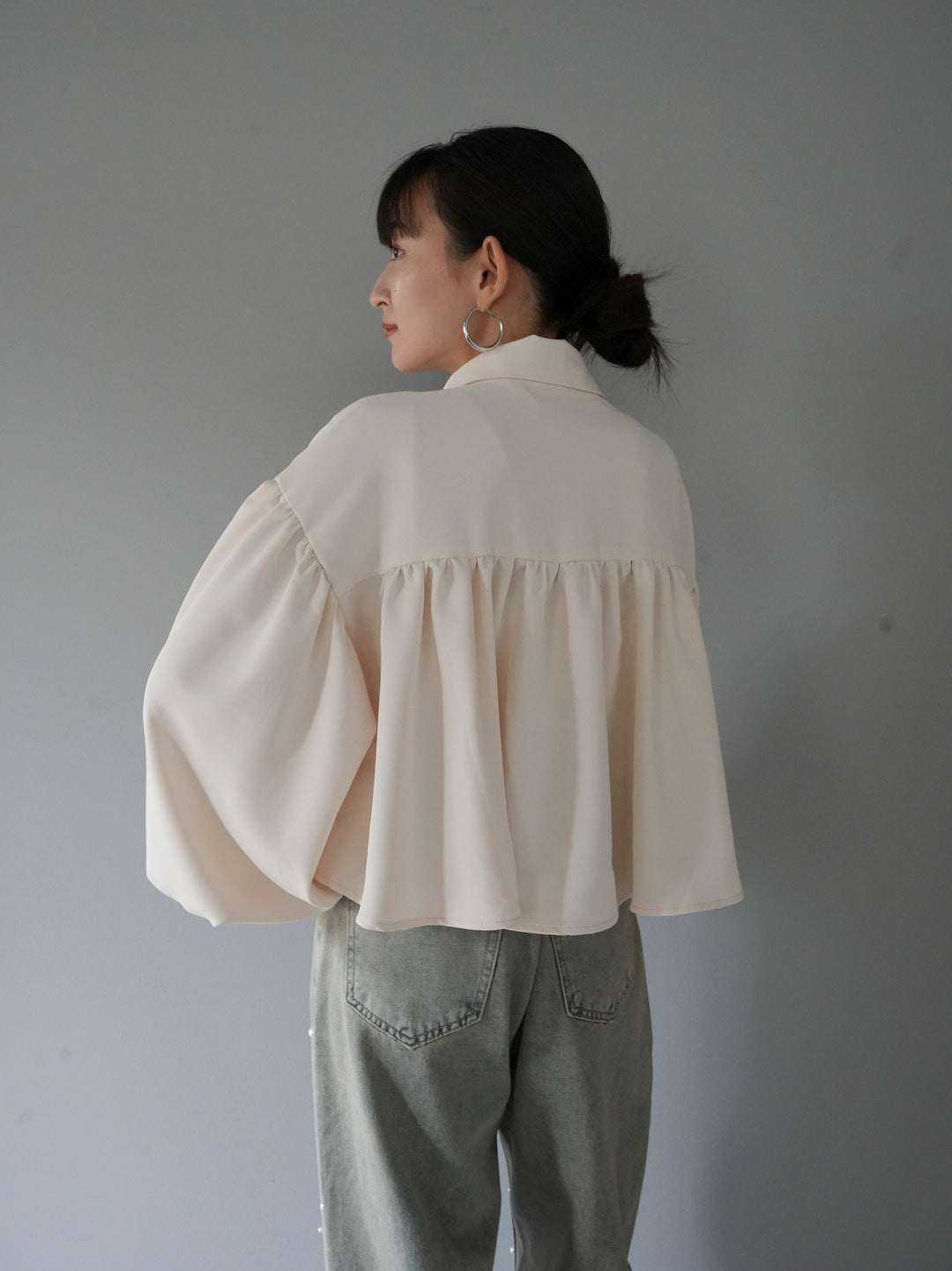 [Pre-order] Short Gathered Blouse/Ecru