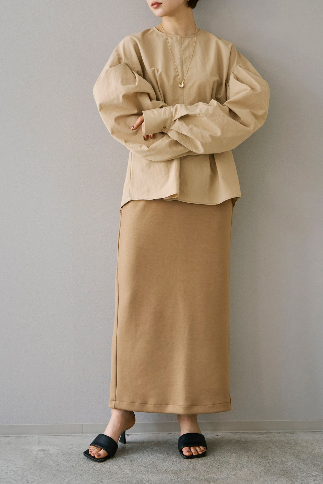 [Pre-order] Ponte I-line skirt/beige