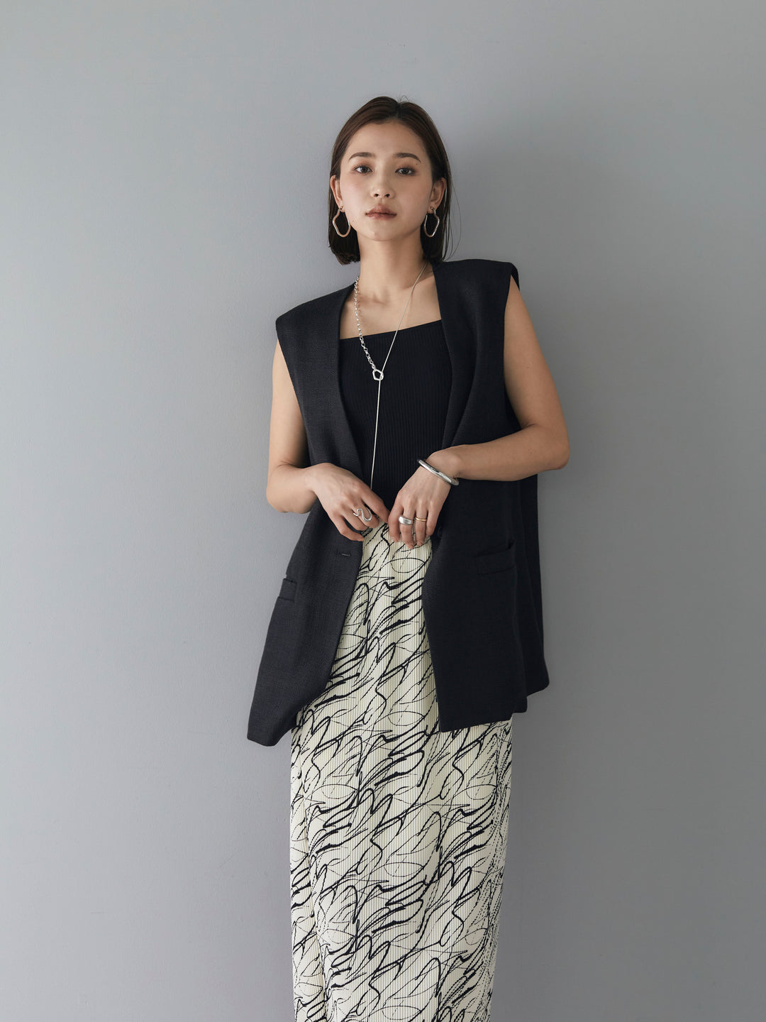 [SET] Linen touch no-collar gilet + Telekorib bare camisole + Pen touch I-line pleated skirt (3 sets)