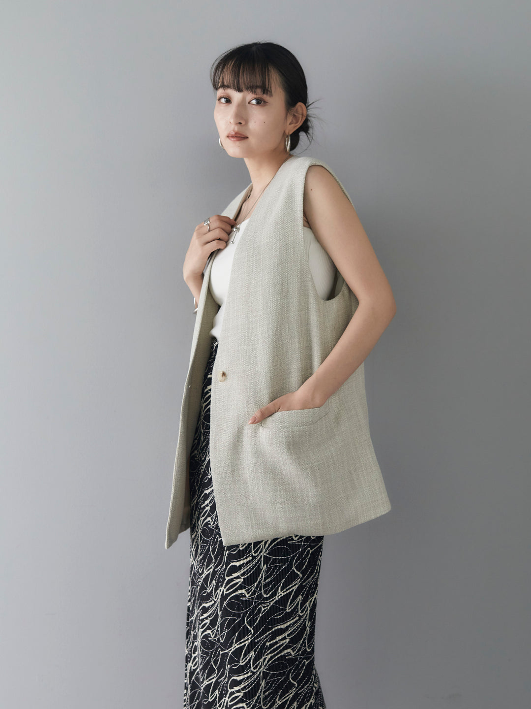 [SET] Linen touch no-collar gilet + Telekorib bare camisole + Pen touch I-line pleated skirt (3 sets)