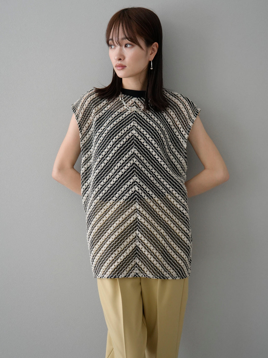[SET] Crochet sleeveless top + easy tapered pants (2set)