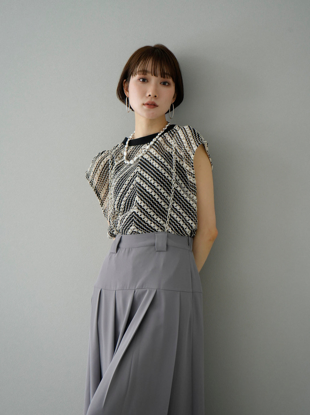 [SET] Crochet sleeveless top + chain suspender tuck skirt (2set)