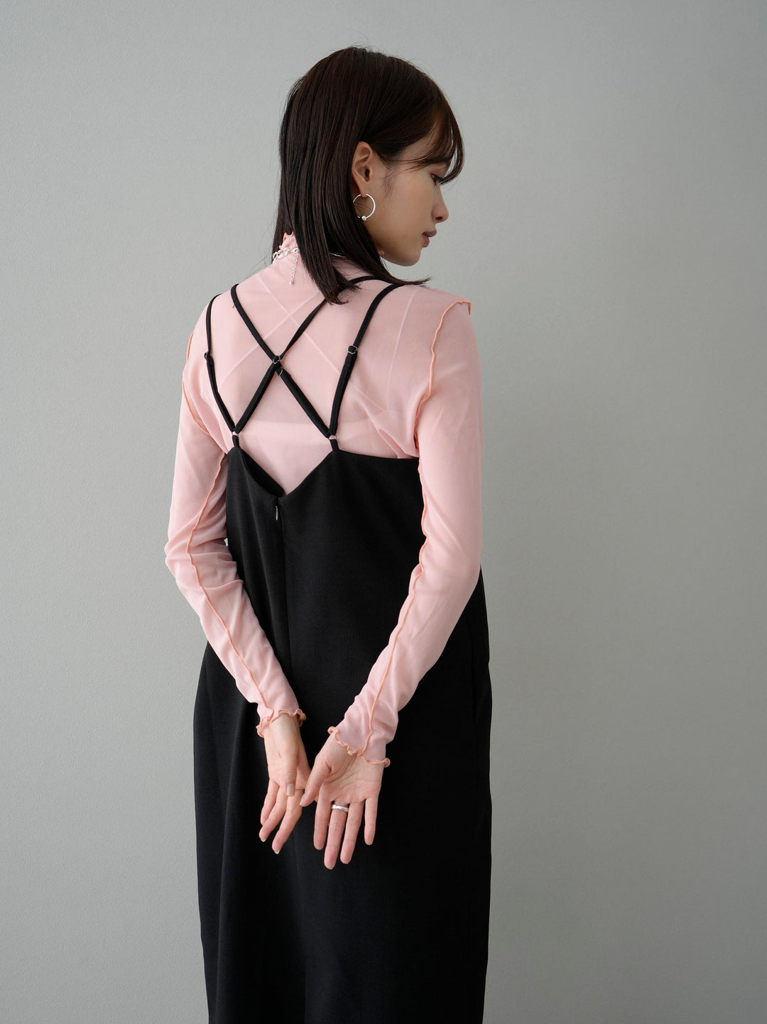 [SET] 設計吊帶背心洋裝+柔和設計透明上衣（2套）