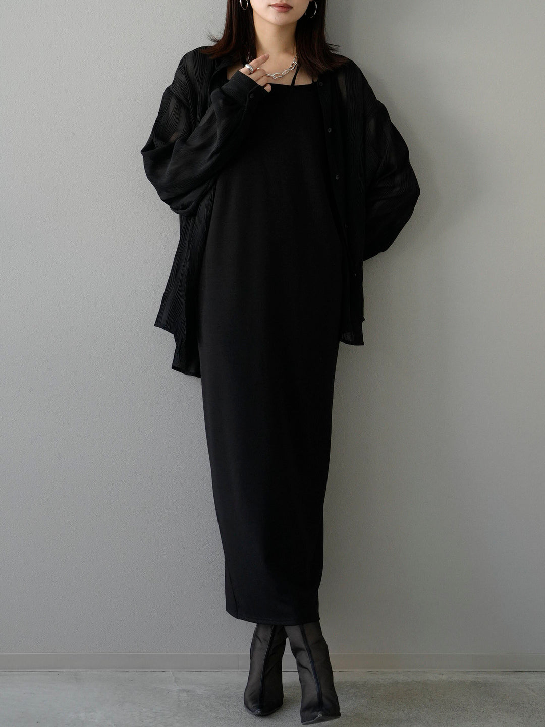 [SET] 楊柳波浪外套+設計頸背吊帶吊帶洋裝（2套）