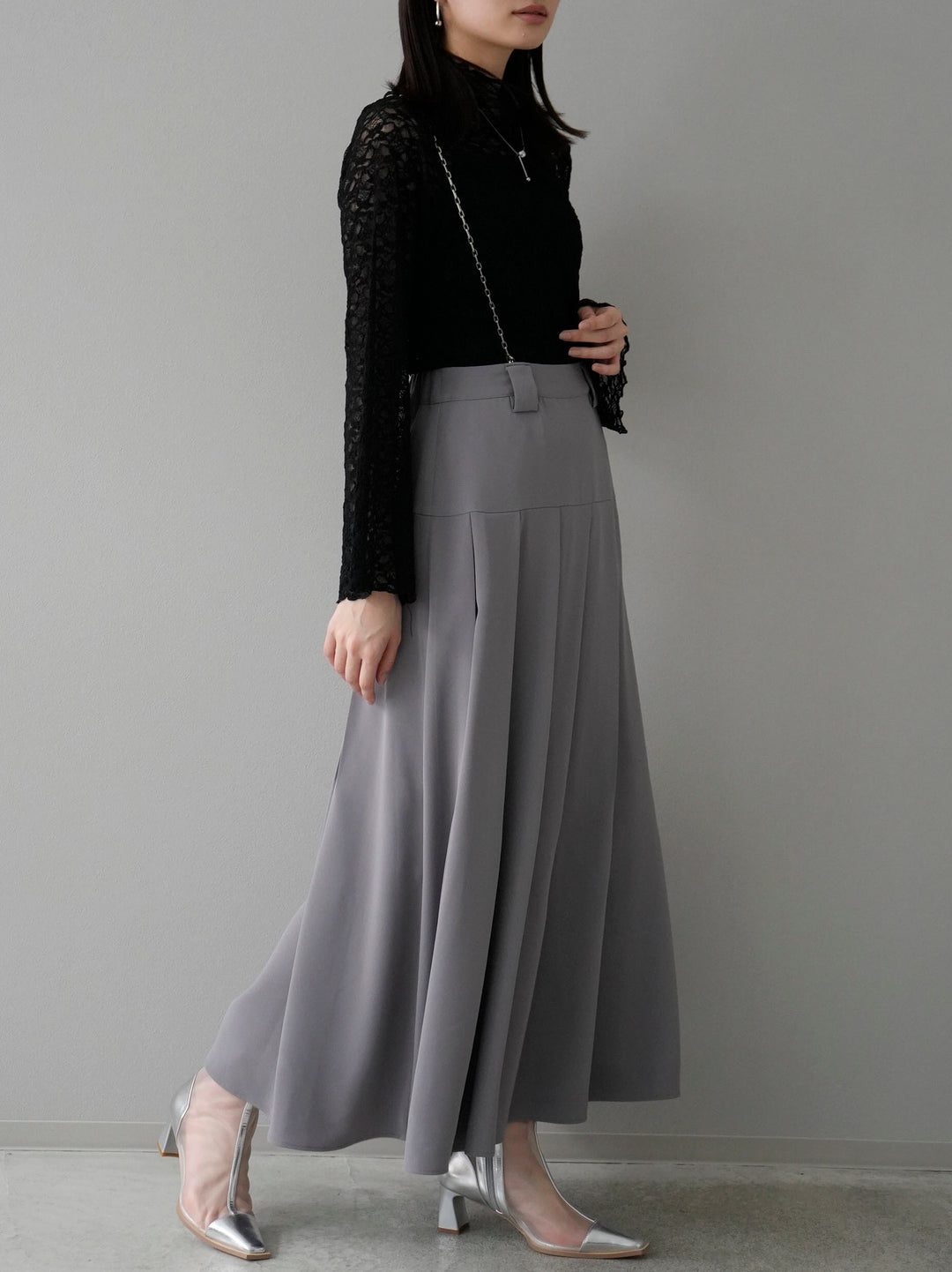 [SET] Chain suspender tuck skirt + lace sheer top (2set)