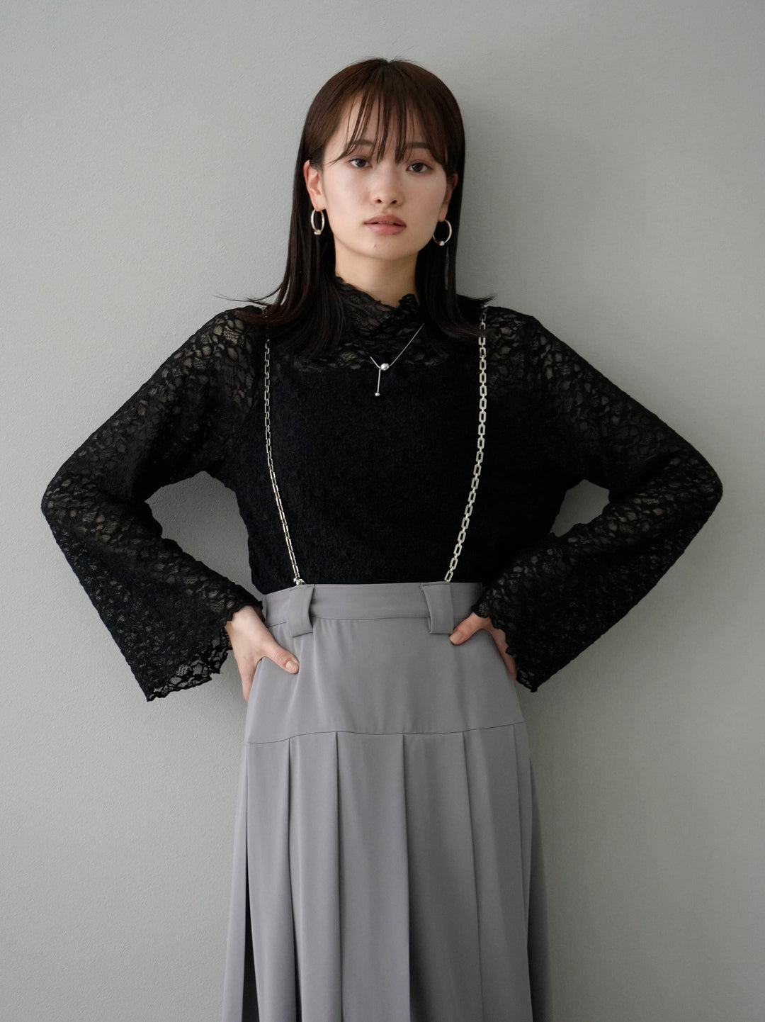 [SET] Chain suspender tuck skirt + lace sheer top (2set)