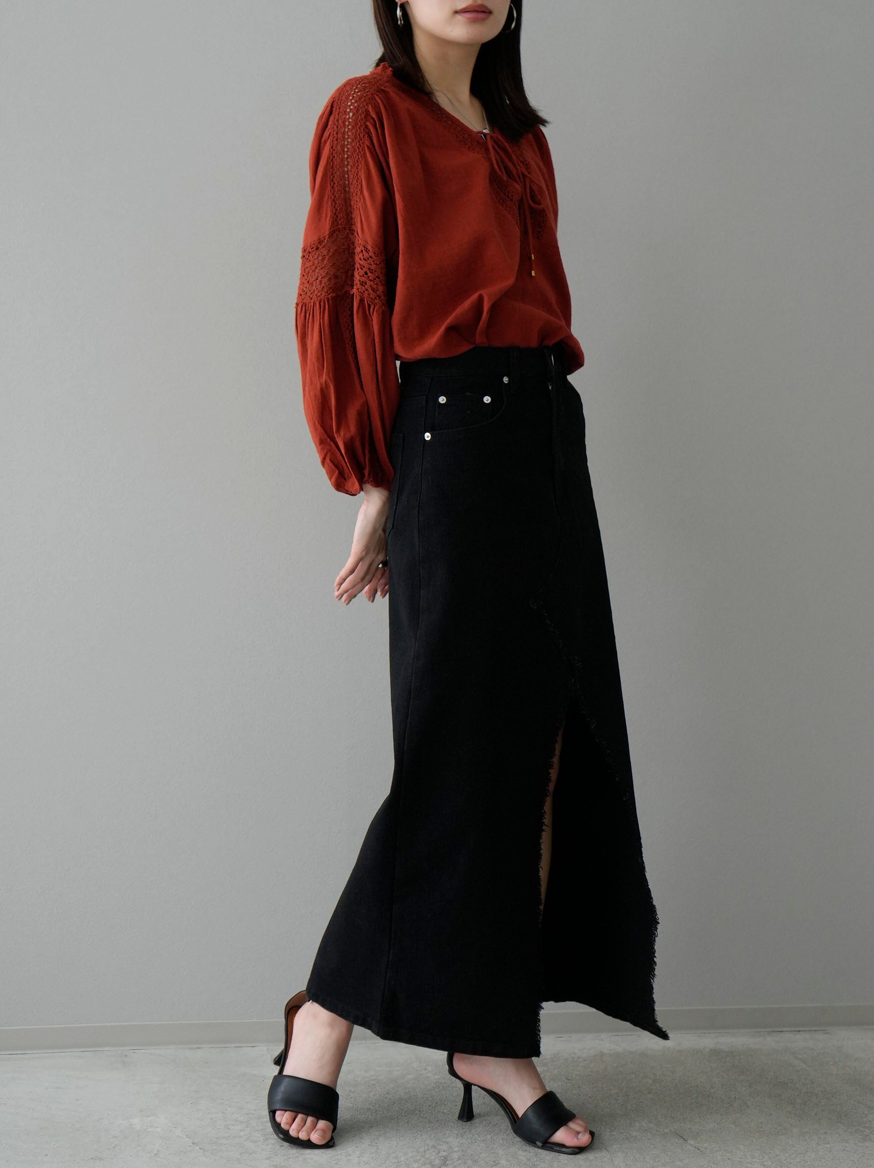 【2点セット】lumier デニムニットカーデ+裾レーススカート 2点セット】lumier デニムニットカーデ+裾レーススカート