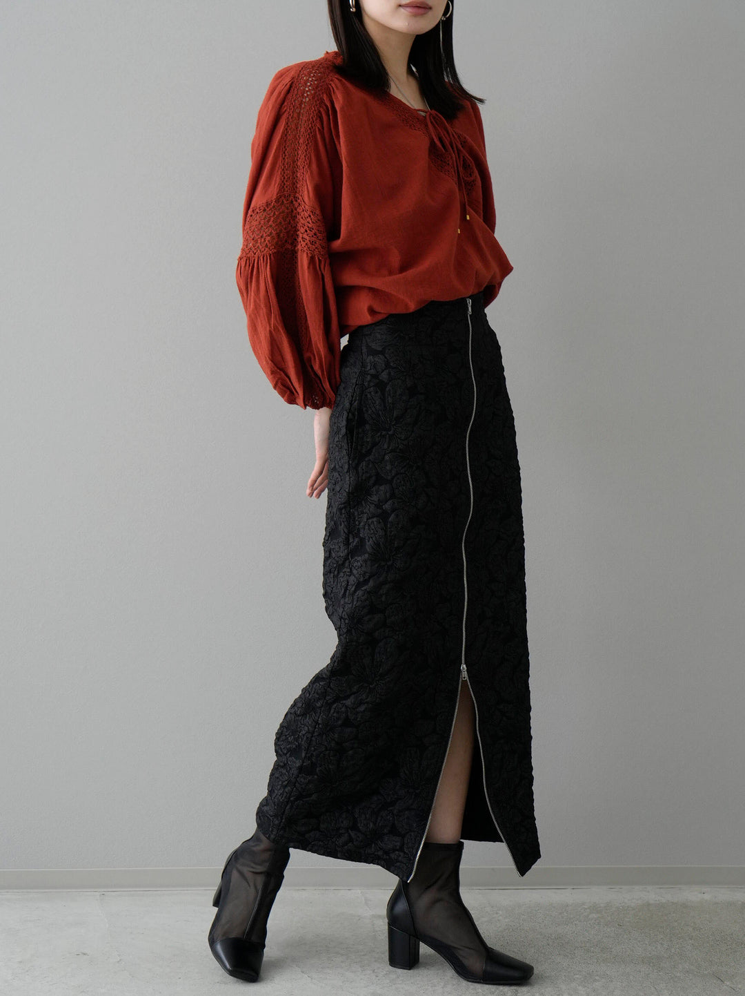 [SET] Cotton lace blouse + double zip puffy jacquard skirt (2set)