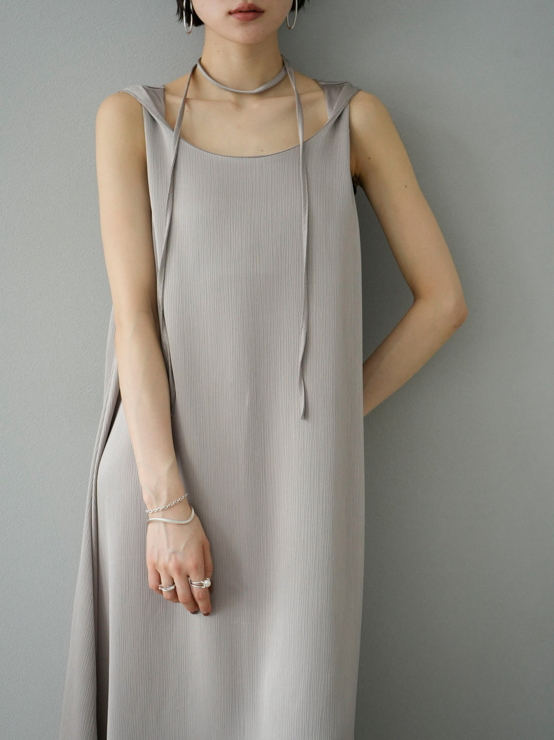 [Pre-order] Twisted shoulder crepe satin dress/gray