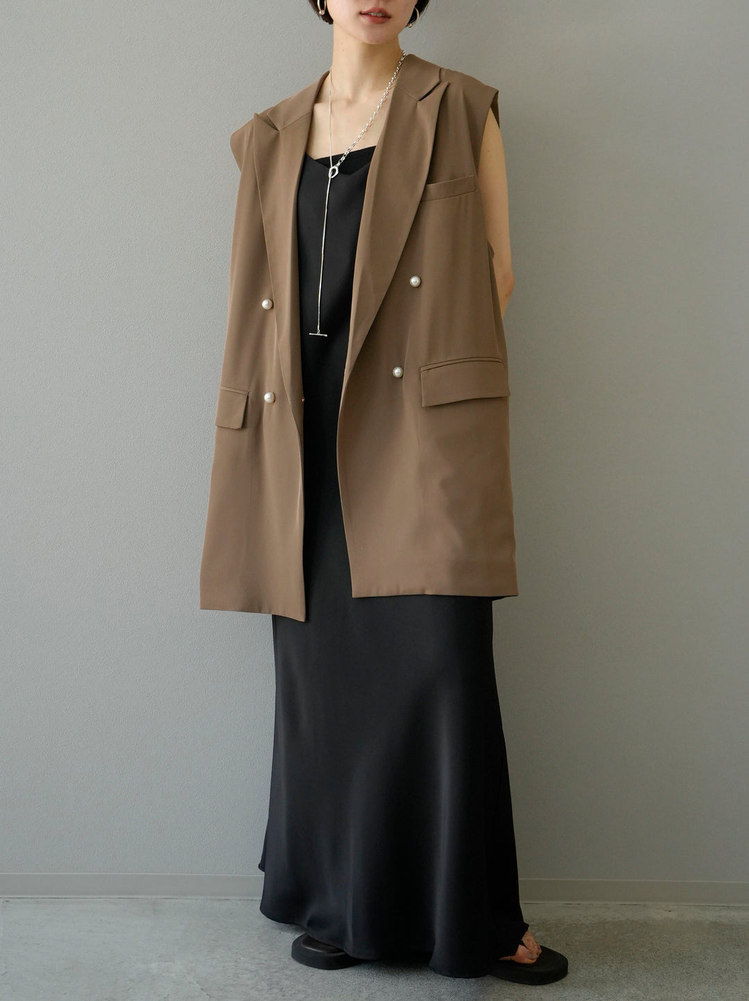 [SET] Satin I-line camisole dress + pearl button tailored jacket vest (2set)