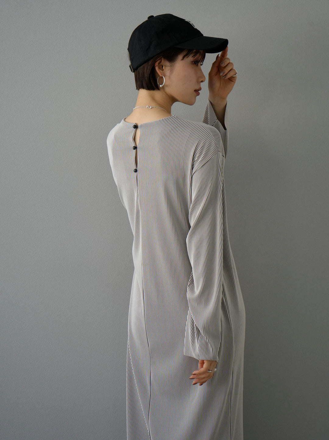 [SET] Color-coordinated striped narrow dress + selectable necklace set (2 sets)