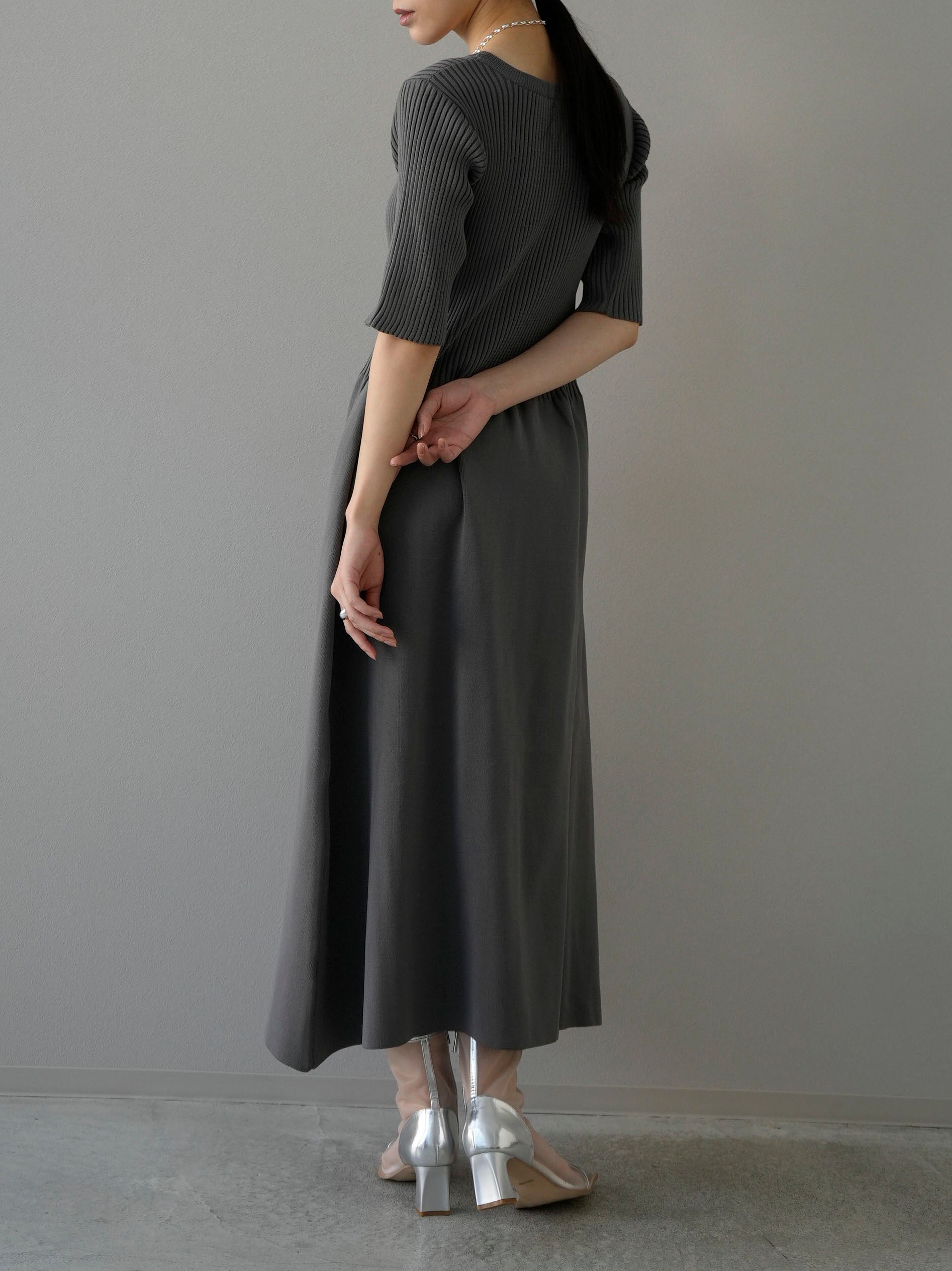 予約]ポリエステルニットペプラムワンピース/グレー – Lumier