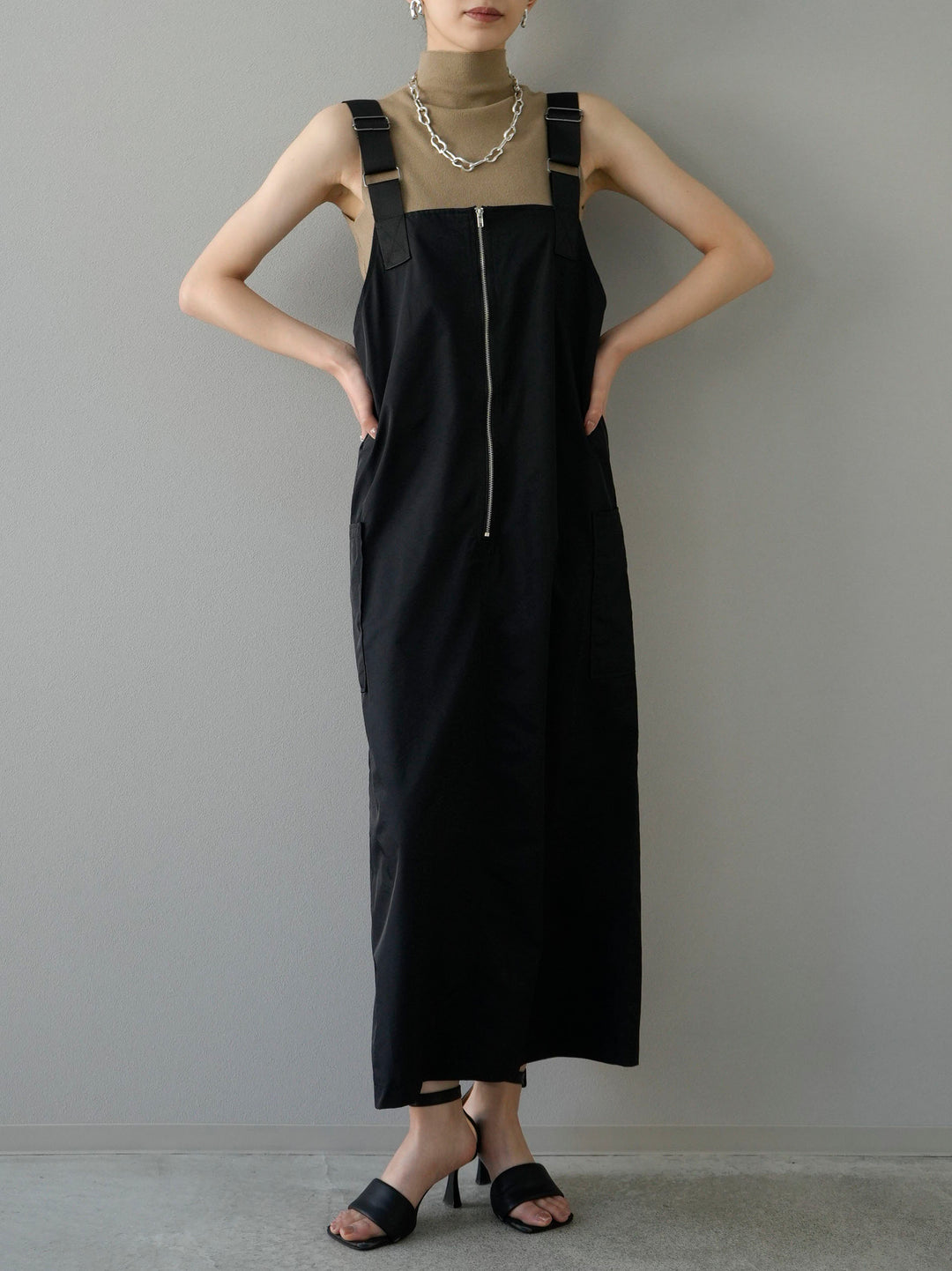 [Pre-order] Nylon zip jumper skirt/black
