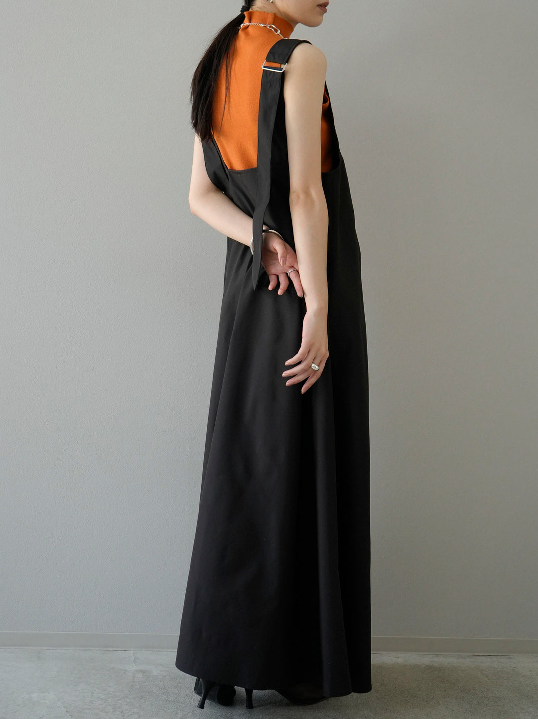 [Pre-order] Venetian Zip Flare Dress/Black