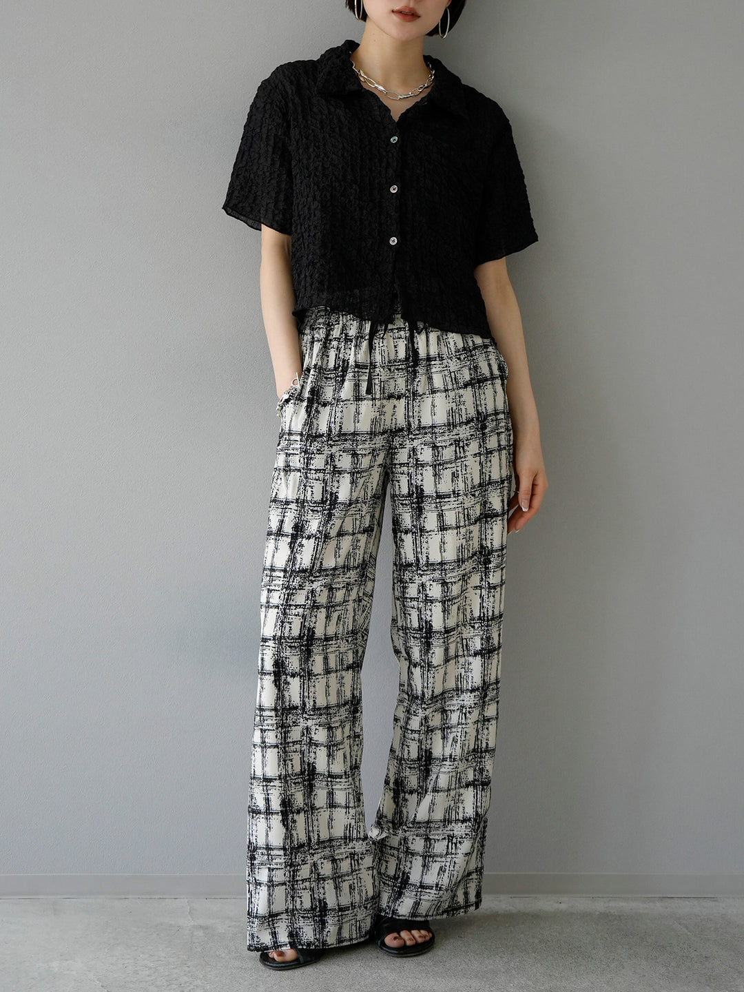 [Pre-order] Painted check pattern wide pants/black