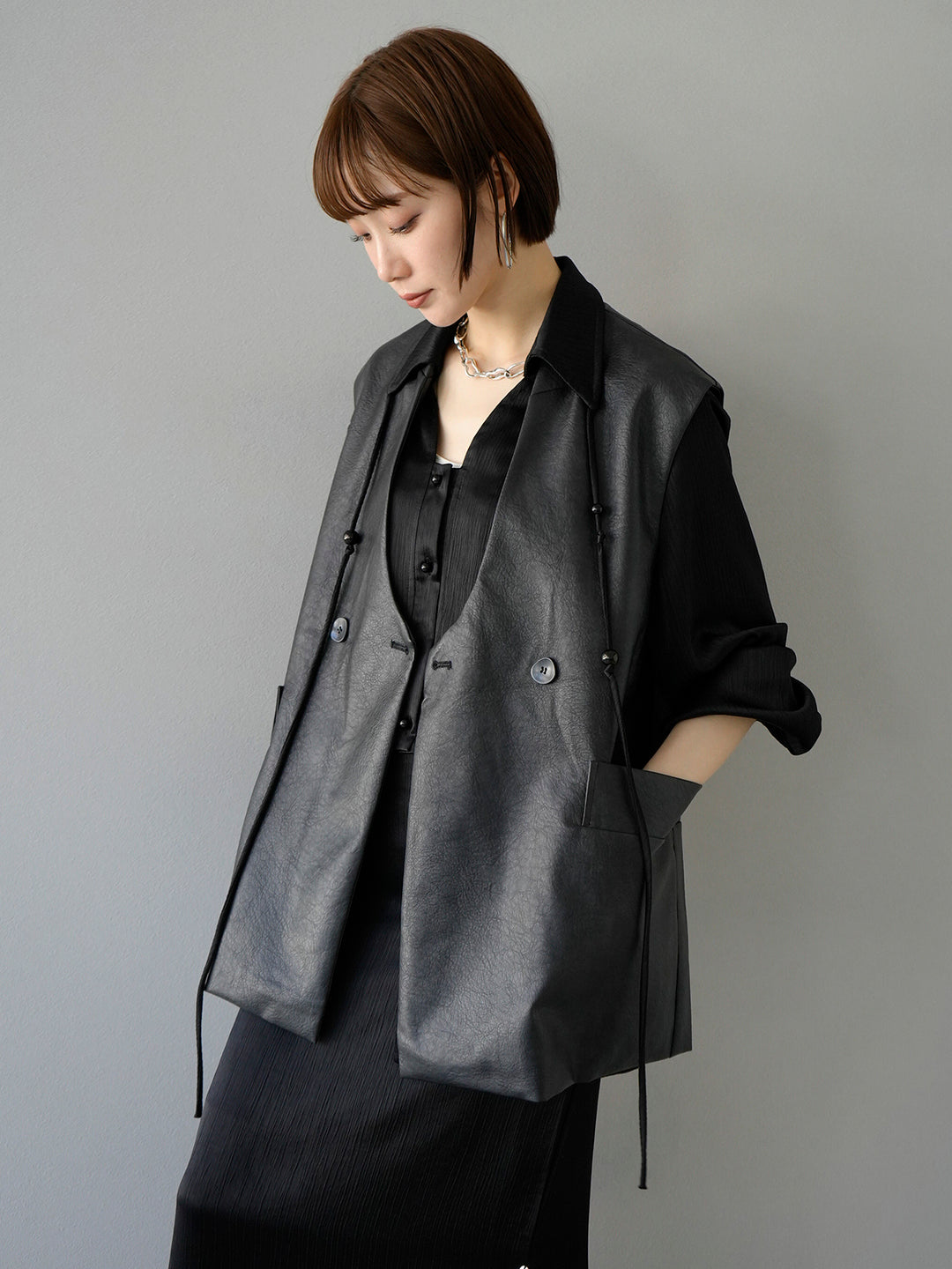 [Pre-order] No-collar leather gilet/black