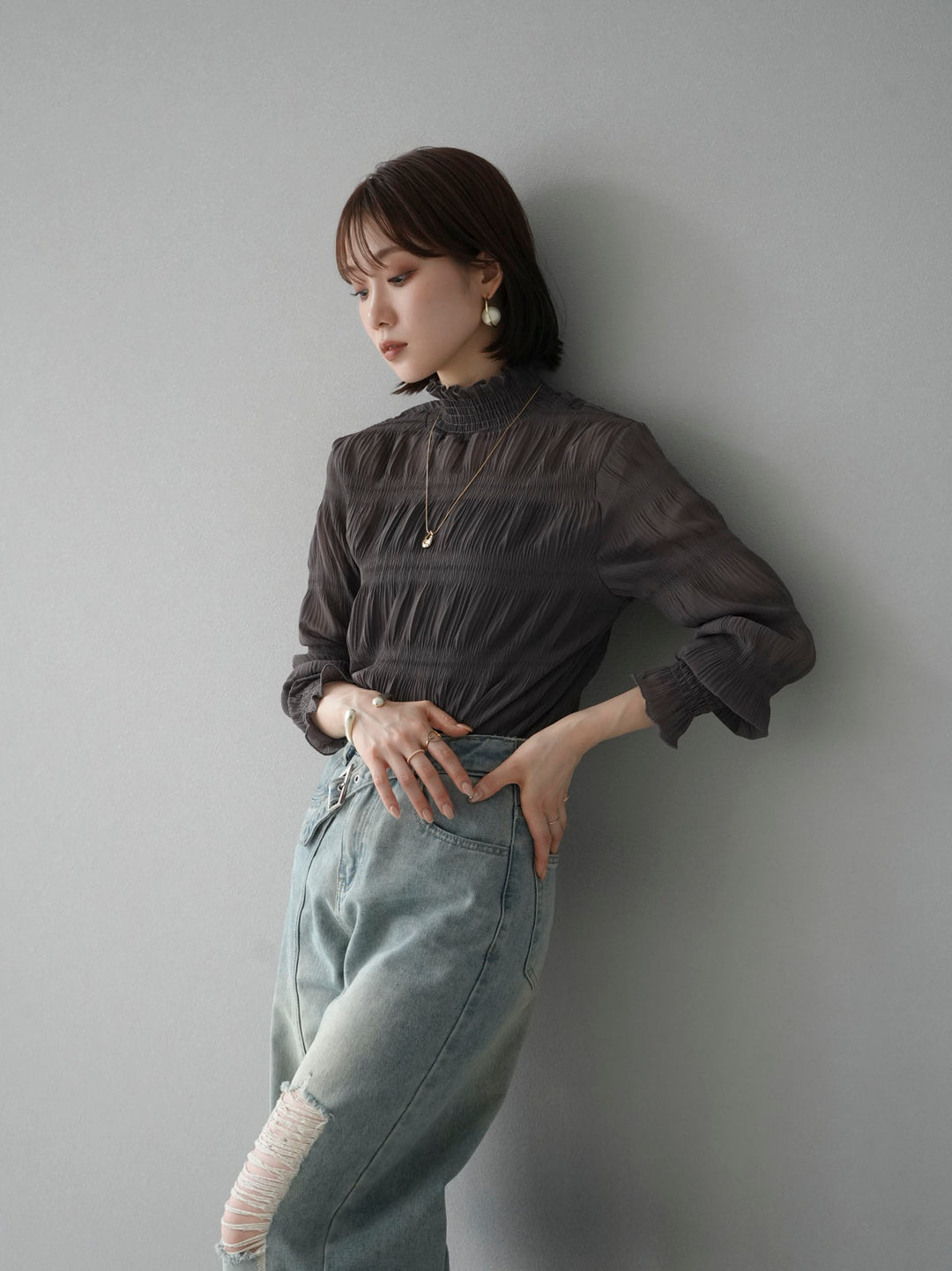 [予約]シャーリングシフォンブラウス/チャコール