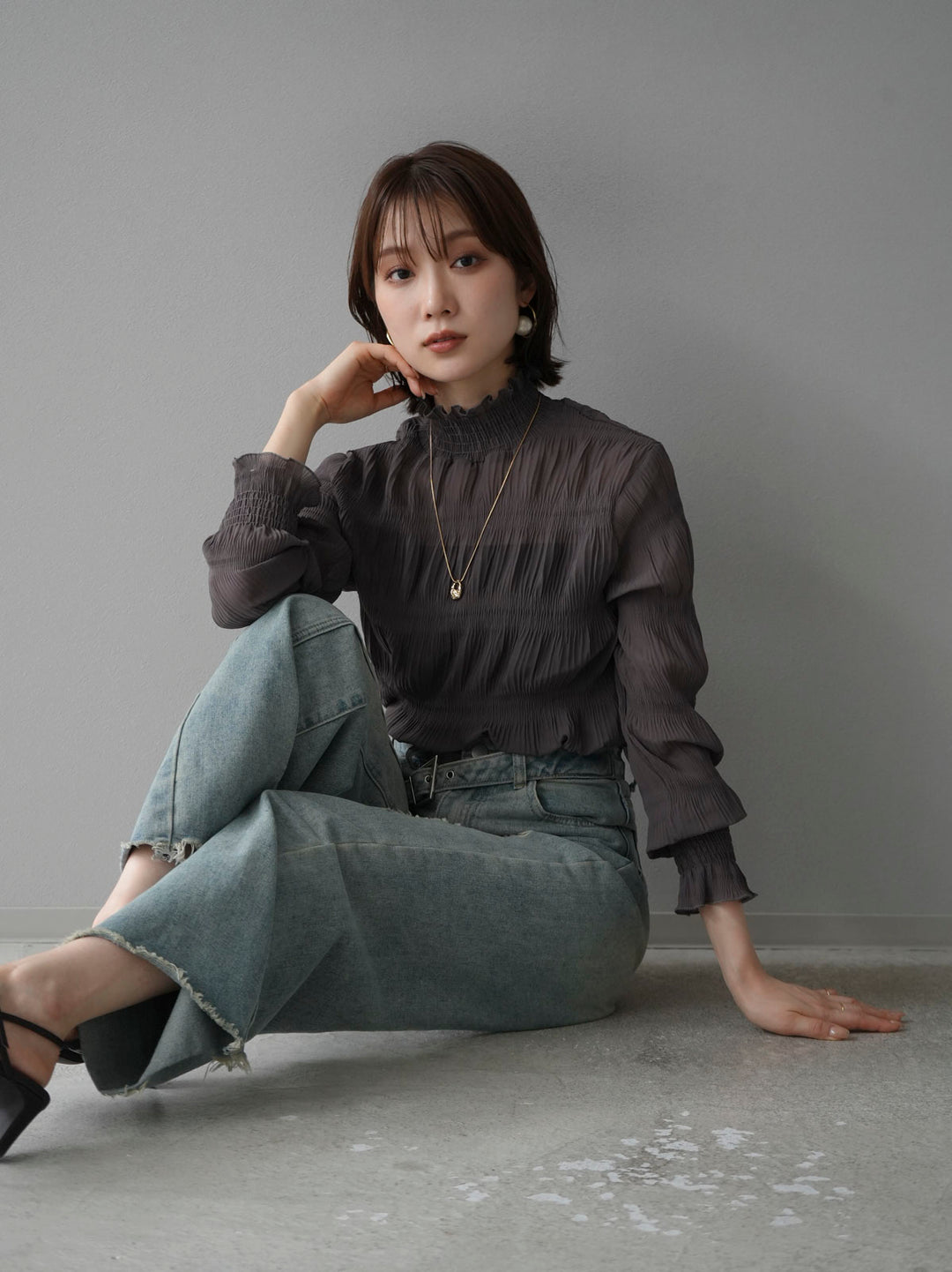 [予約]シャーリングシフォンブラウス/チャコール