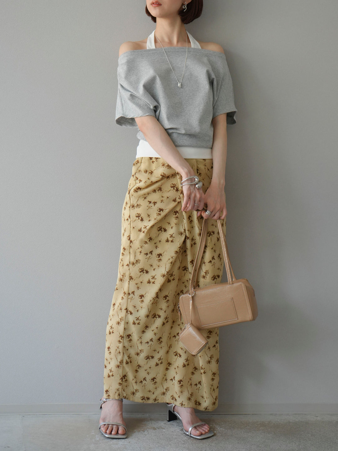 [予約]フラワーモチーフタックIラインスカート/ベージュ