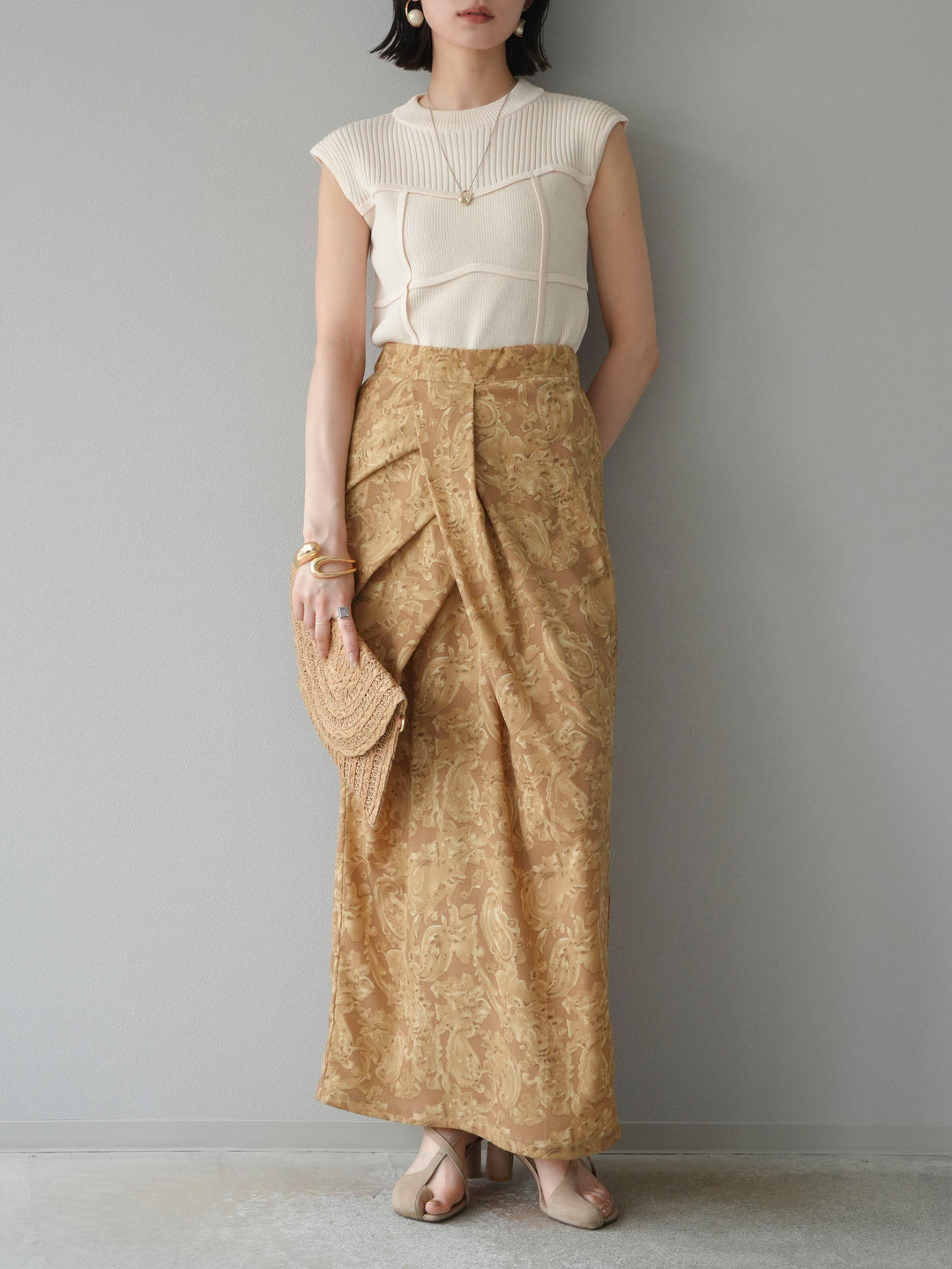 [予約]ペイズリープリントタックIラインスカート/ベージュ