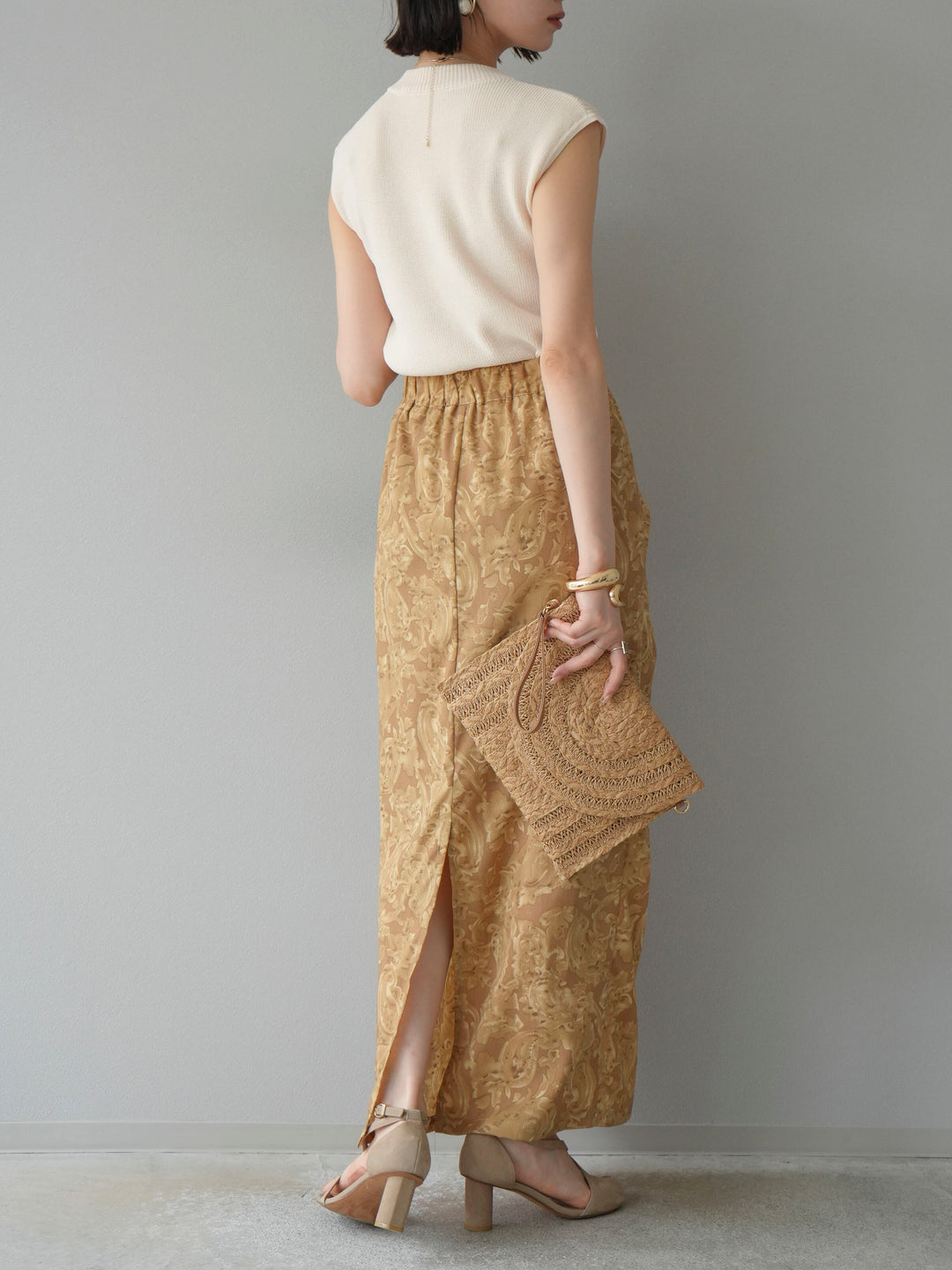 [予約]ペイズリープリントタックIラインスカート/ベージュ