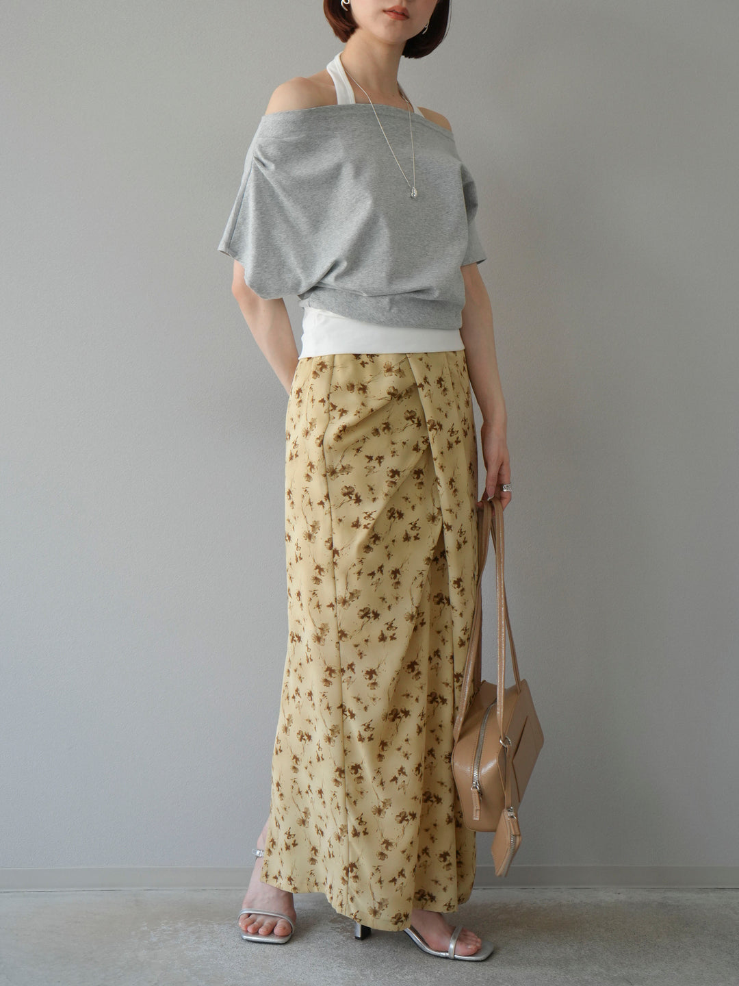 [予約]フラワーモチーフタックIラインスカート/ベージュ