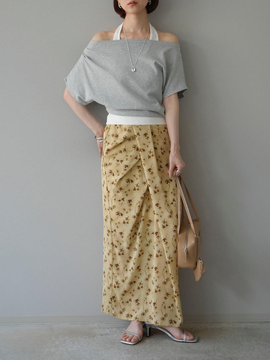 [予約]フラワーモチーフタックIラインスカート/ベージュ