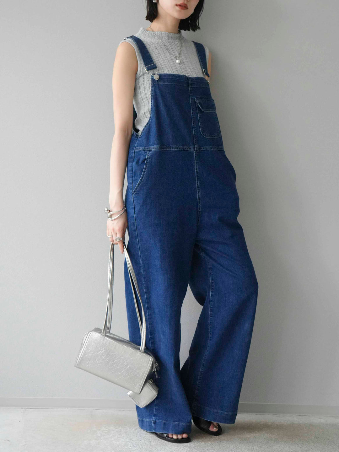 [SET]デザイン編みプチネックノースリニットトップス+ストレッチデニムワイドサロペット(2set)