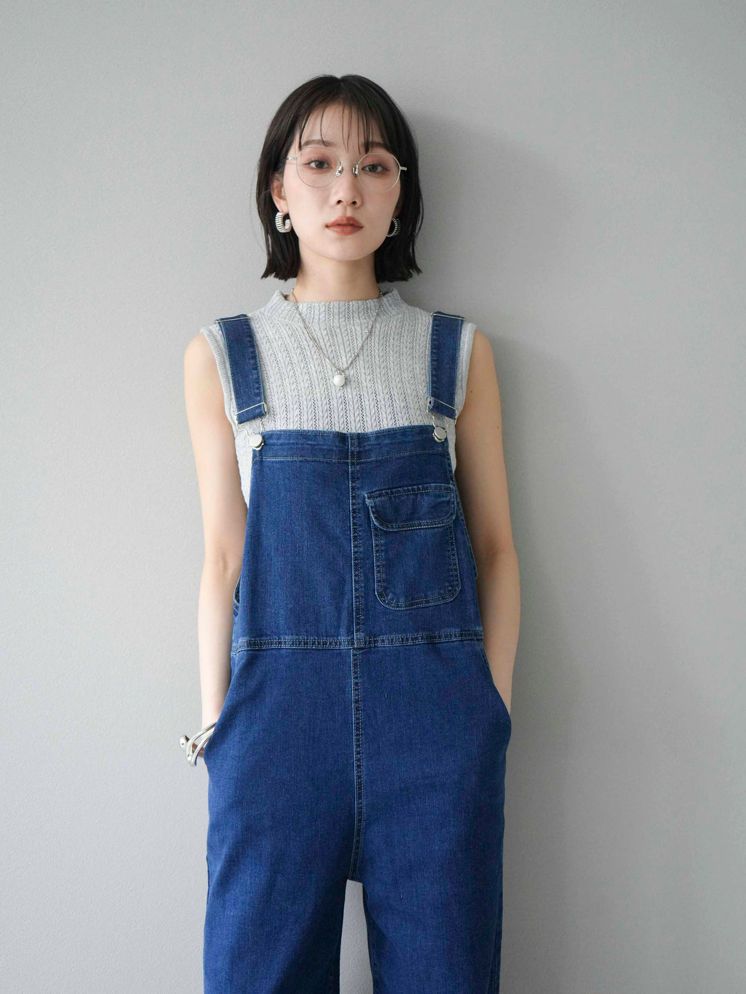 [SET]デザイン編みプチネックノースリニットトップス+ストレッチデニムワイドサロペット(2set)