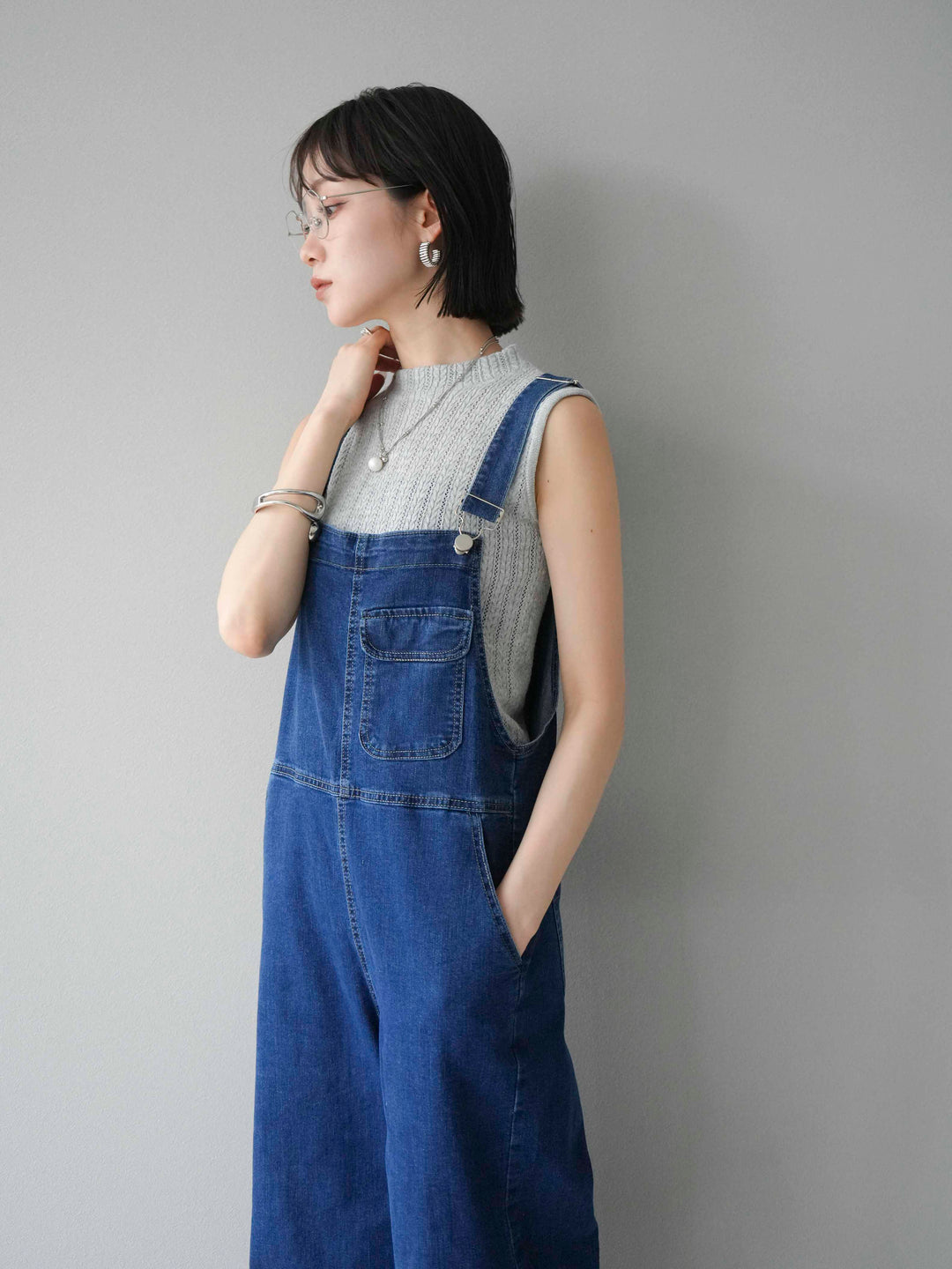 [SET]デザイン編みプチネックノースリニットトップス+ストレッチデニムワイドサロペット(2set)